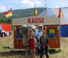 Tradioneller Familien-Circus Avatar gastiert