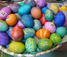 Leimen-Lokal wünscht Frohe Ostern und viel Spaß beim Ostereier sammeln!