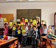Automobilclub Leimen spendet Sicherheitswesten für Schulanfänger
