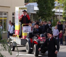 Sandhäuser Kerwe – Phantasievoller und fröhlicher Umzug (mit gr. Bilderstrecke)
