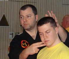 Kyūsho Jutsu: Ein leichter Klaps auf die Vitalpunkte und schon geht’s Licht aus!