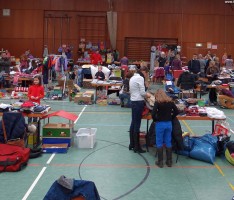 Schlümpfe-Flohmarkt der GSS St. Ilgen zog die Menschenmengen an