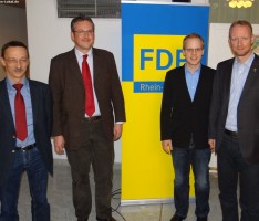 Dr. Timm Kern: „Grün-Rot pflügt mit dem Bagger durch den Bildungsgarten“