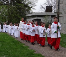 Große Erstkommunion von 33 Kindern in der Dreifaltigkeitskirche in Sandhausen