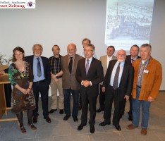 Landrat Dallinger stellt Buch „Kulturzentrum Stiftskirche Sunnisheim“ vor