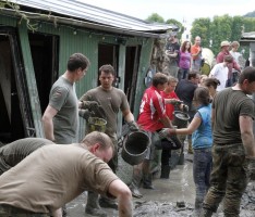 Leimens Bundeswehr-Paten-Bataillon beim Hochwassereinsatz in PASSAU