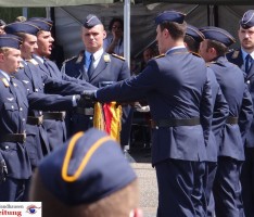 Rekruten des Bundeswehr Paten-Bataillons legten Feierliches Gelöbnis ab