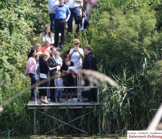 Taufen wie zu biblischen Zeiten: Direkt mit Seewasser aus dem Angelsee