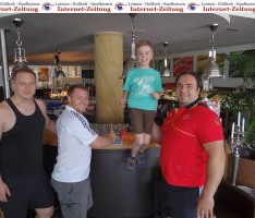 Mittags im Fody`s: Autogramme für gutes Zeugnis – Freitag: Platsch!