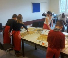 In der Weihnachts-Bäckerei