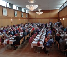 Einstimmung auf Weihnachten: Gelungene Senioren-Weihnachtsfeier in St. Ilgen