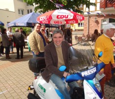CDU Jazzfrühschoppen bei strahlend blauem Himmel – MdB Dr. Harbarth zu Gast