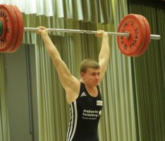 Gewichtheben: Dennis Steinbächer Deutscher Vizemeister der Jugend