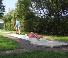 Gleber mit Superleistung neuer Minigolf-Clubmeister