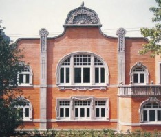 Das alte Jugendstil-Hallenbad von Heidelberger Zement ist heute Kantine