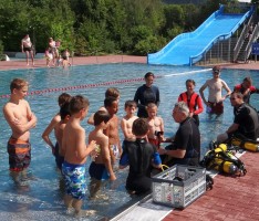 “Schnuppertauchen” war der Renner – Riesiges Interesse beim Ferienprogramm