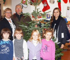 CDU spendet Weihnachtsbäume für Schulen und Kindergärten
