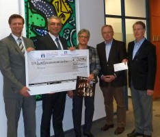 Lions Club Weihnachtskalender: </br>Hauptgewinn von 2.014 € übergeben