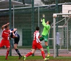 Schwartz-Elf siegt gegen Regensburg