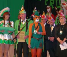 Frösche Prunksitzung mit Helau und Ahoi – Neue Ehrensenatorin Claudia Felden
