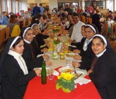 Kath. Pfarrgemeindefest im Mauritiushaus – Große Tombola und riesiges Kuchenbuffet
