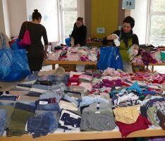 Der wohl ordentlichste „Flohmarkt“ der Region: Sortierung erleichtert Einkauf