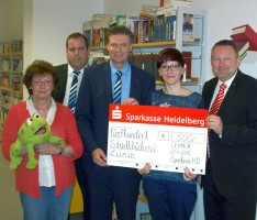 Stadtbücherei Leimen erhält Spende für Kinderleseecke