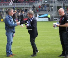 SVS ehrt  Gerhard Stumpf als 100.000sten Besucher der Saison