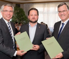 Kooperativer Breitbandausbau im Rhein-Neckar-Kreis: Förderbescheide übergeben