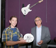 Kai’s Musik Bar – Rock’n Roll in Leimen: OB Ernst besuchte den neuen Nachbarn