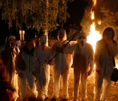 Gruselige Nachtwanderung in den Geisterwald: Das war zu viel für schwache Nerven