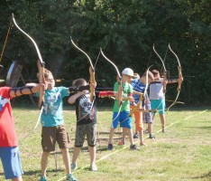 Bogensport findet großen Anklang: 40 Kinder testeten ihre Robin-Hood-Fähigkeiten