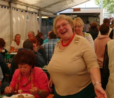 Diljemer AWo-Schlachtfest bestens besucht – Umsatz wichtig auch für Tafel