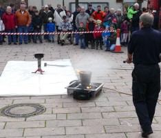 Nußlocher Feuerwehr-Hauptübung: </br>So benutzen Sie den Feuerlöscher richtig!