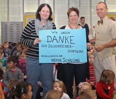 Feldhase, Schneehase oder Angsthase? Siebeneicher Stiftung bescherte Kindergärten