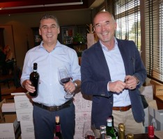 Weindegustation quer durch Italien in der Villa di Vino