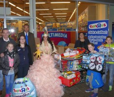 Aktion Spielzeug für Flüchtlingskinder: Powershopping mit der Stadtprinzessin