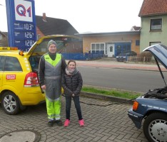 ADAC rettete rasenden Reporter (mal wieder!) mit Auto-Defibrillator