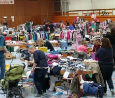 44. Kinderflohmarkt „Schlümpfe“ füllt Kurpfalzhalle – wie immer!