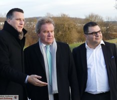Hochwasserschutz im Blick: Sahin Karaaslan mit Umweltminister Franz Untersteller