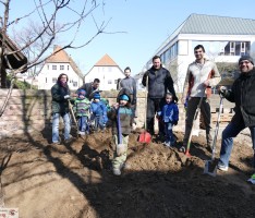 Elisabeth-Ding-Kindergarten: </br>Viele Helfer beim Umbau der Außenanlage