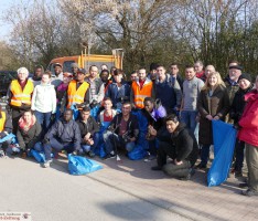 Gemeinsame Müllsammelaktion von Agenda und Flüchtlingshilfe: „Let’s clean up!“