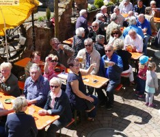 Freie Wähler Vatertag in Ochsenbach: Lammbraten, Blasmusik und Sonnenbrand
