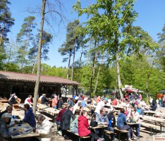 Runderneuerter Sandhäuser Waldfestplatz vom SC am Vatertag eingeweiht