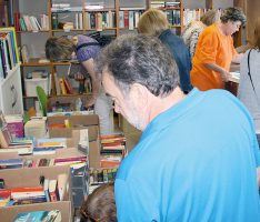 Kulinarischer Bücherflohmarkt im Tom-Tatze-Tierheim – Ein Fest für die ganze Familie
