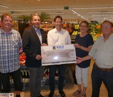 Kunden und EDEKA-Walter spendeten für die Leimener Tafel