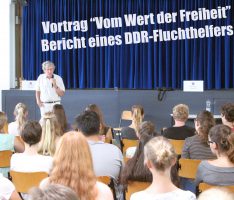 Vortrag über Fluchthilfe aus der DDR am Friedrich-Ebert-Gymnasium