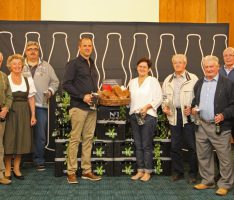 Welde präsentiert neues Sandhäuser Premium Pils im Rathaus
