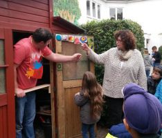 Neue Spielgeräte für den Pausenhof der Geschwister-Scholl-Schule
