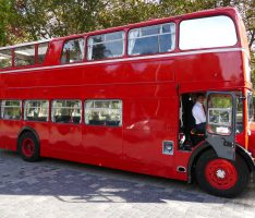 Original Bristol Lodekka Doppeldecker-Bus von Fody’s auf Jungfernfahrt nach Leimen
